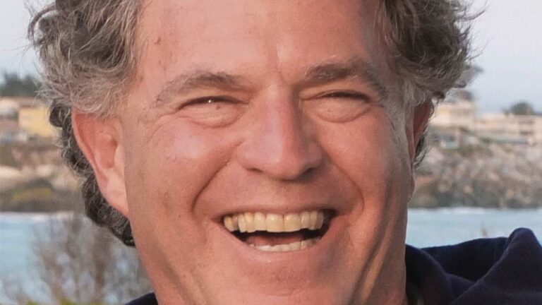 How can we make Santa Cruz great again?