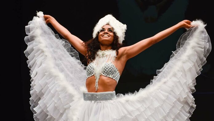 Opinion Sept 21, 2016 white dress FashionART Santa Cruz