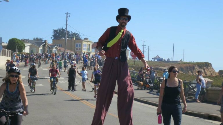 Santa Cruz Cops Take to Twitter