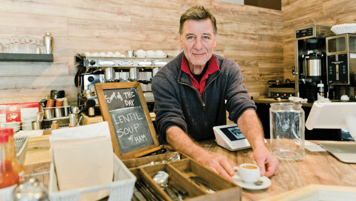 Cafรฉ aRoma Blends American and Italian cafe aroma