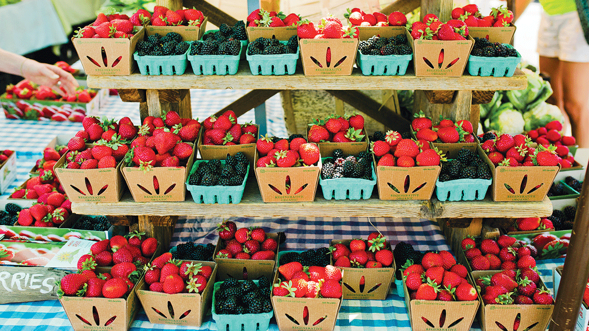 farmers market strawberries blackberries