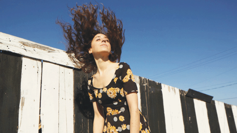 Love Your Local Band: Cygne