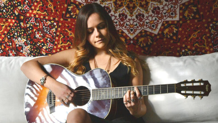 Taylor Rae to Play Michael’s on Main