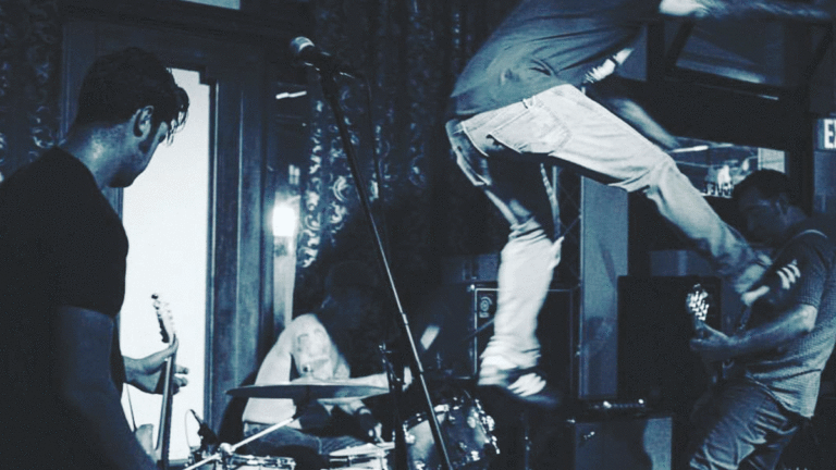 Love Your Local Band: ¡No Acción!