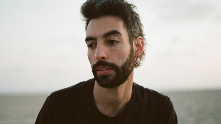Be Our Guest: Hula’s and Leif Vollebekk