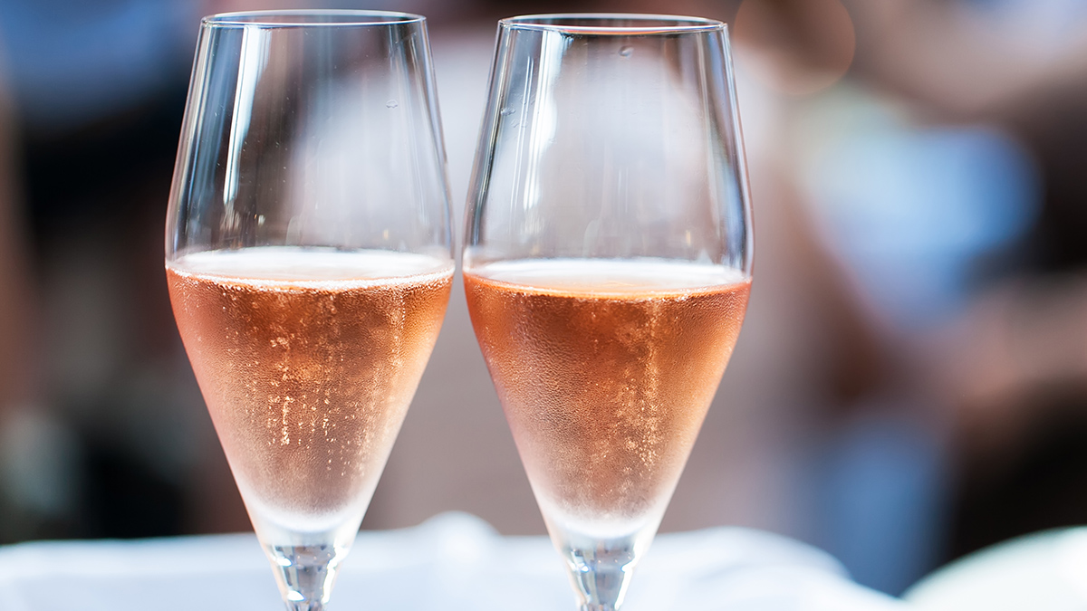 A Superb Sparkling Rose from Equinox