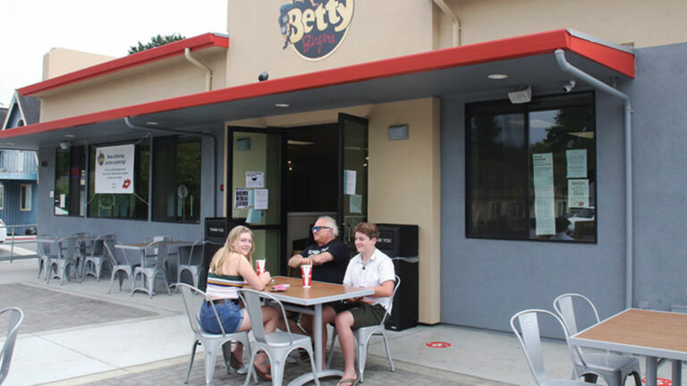 New Eateries Navigate Settling Into Aptos Village Amid A Pandemic