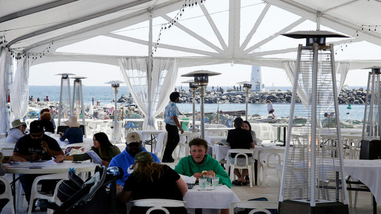 Santa Cruz in Photos: Outdoor Dining With a View at Crow’s Nest