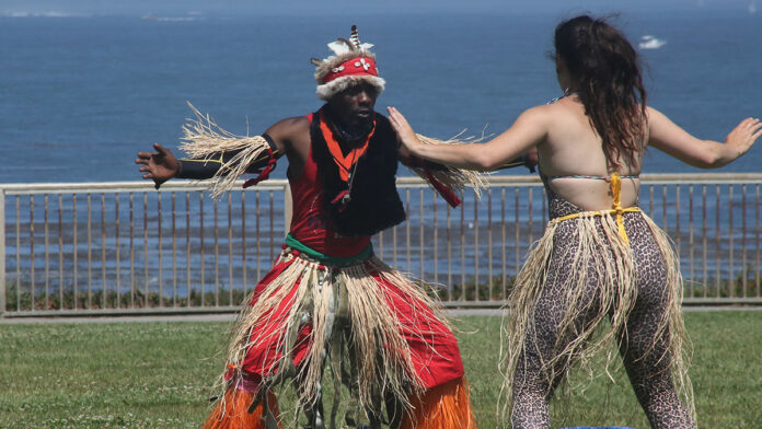 Santa Cruz in Photos: Practicing Dance Moves in Step