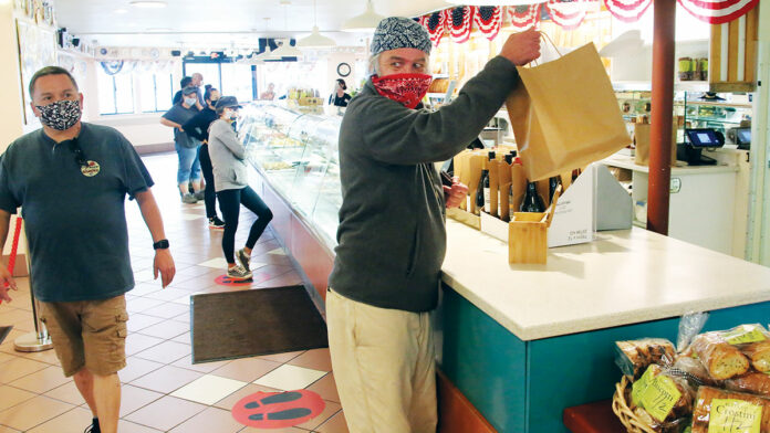 Gayle’s Bakery and Rosticceria Resumes Dine-In Option