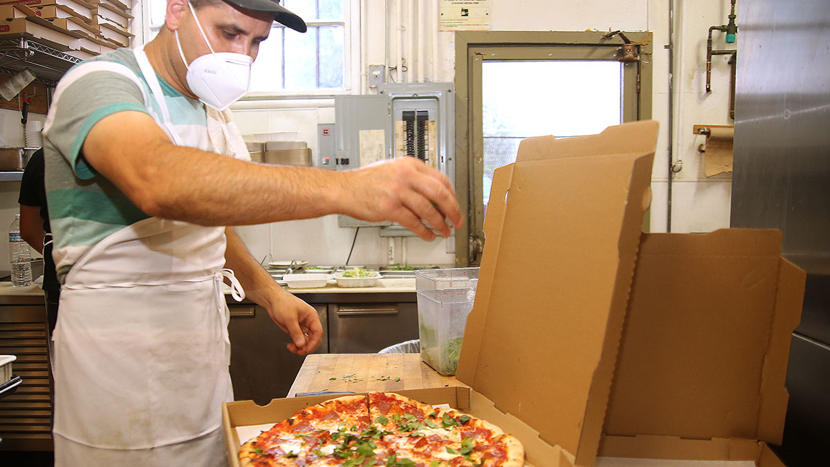 Avanti pizzeria hot sale