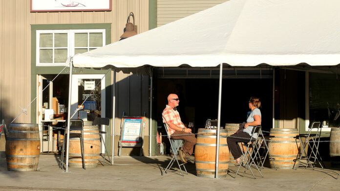 Savvy Winemakers Expand Their Tasting Potential with Outdoor Tents