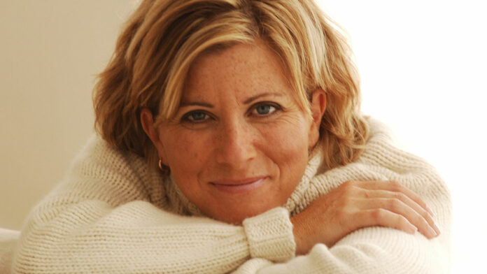 Vocalist Christie McCarthy Rereleases Jazz Christmas Album