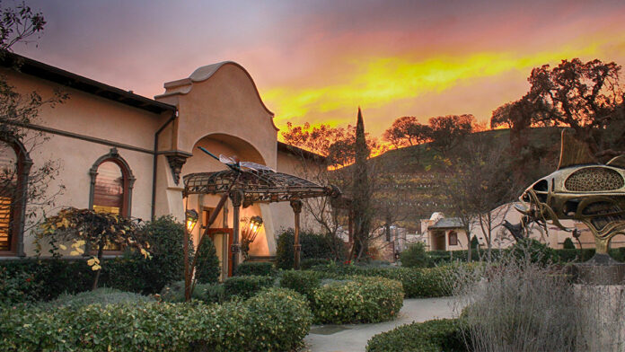 Do Some Good With Sculpterra Winery’s Hรฉroe Viognier 2019