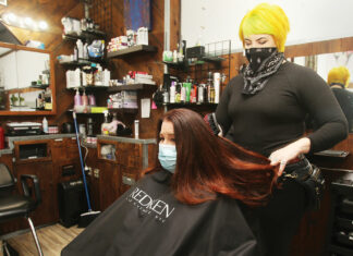 Beauty-Industry Workers Sue State for Handling of Pandemic Shutdowns