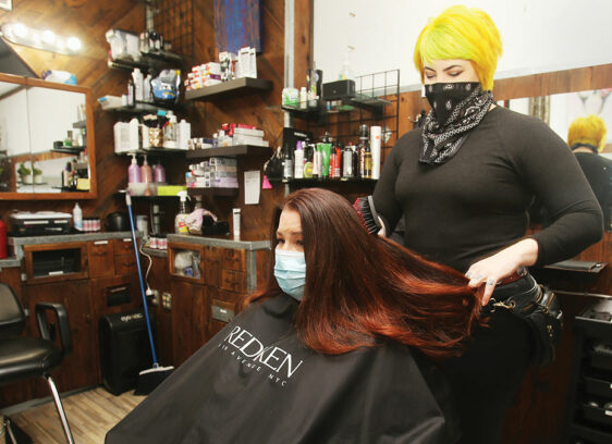 Beauty-Industry Workers Sue State for Handling of Pandemic Shutdowns