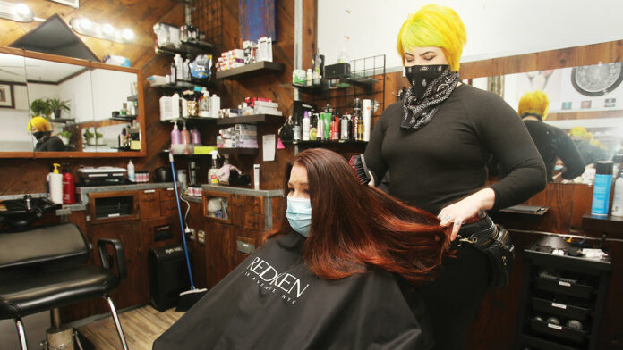 Beauty-Industry Workers Sue State for Handling of Pandemic Shutdowns