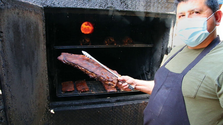Sid’s Smokehouse Offers Family-Friendly Sports Bar Vibe