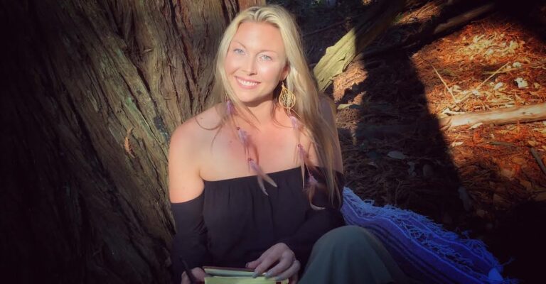 Carrie Nicole Robinson Moves from Backup Singer to Center Stage