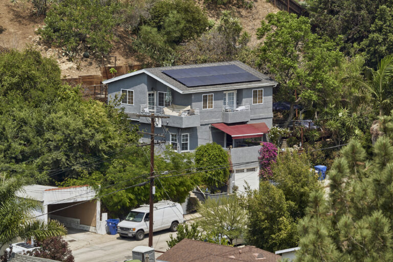 California Is Sued Over Its Rule on Solar Power Installers