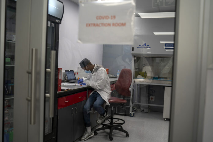 WHO Says Omicron Poses a ‘Very High’ Risk Globally