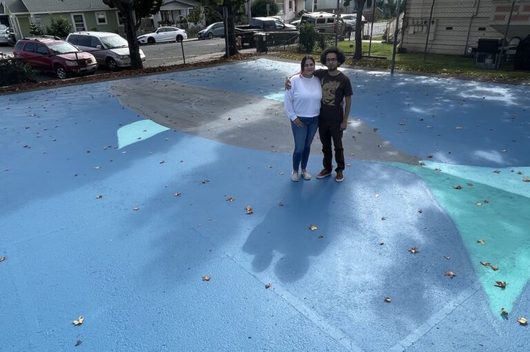 Artist’s ‘Gift to the Community’ Resumes After Dispute
