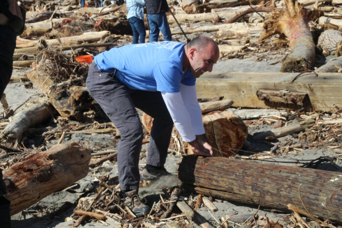 Community Bids Farewell to Seacliff State Beach Wharf