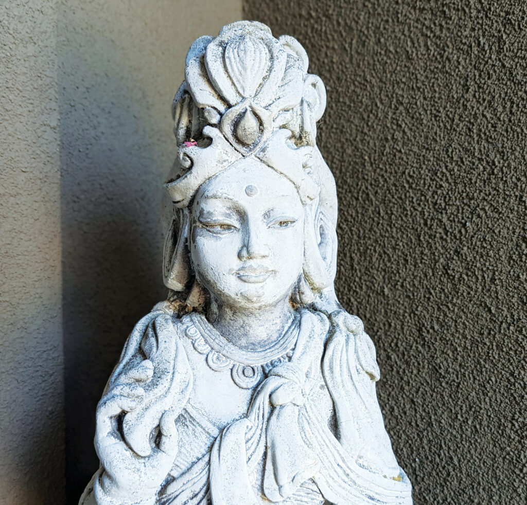 Brezsny Bodhisattva Statue