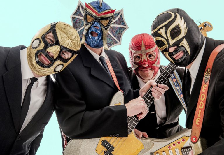 Los Straitjackets