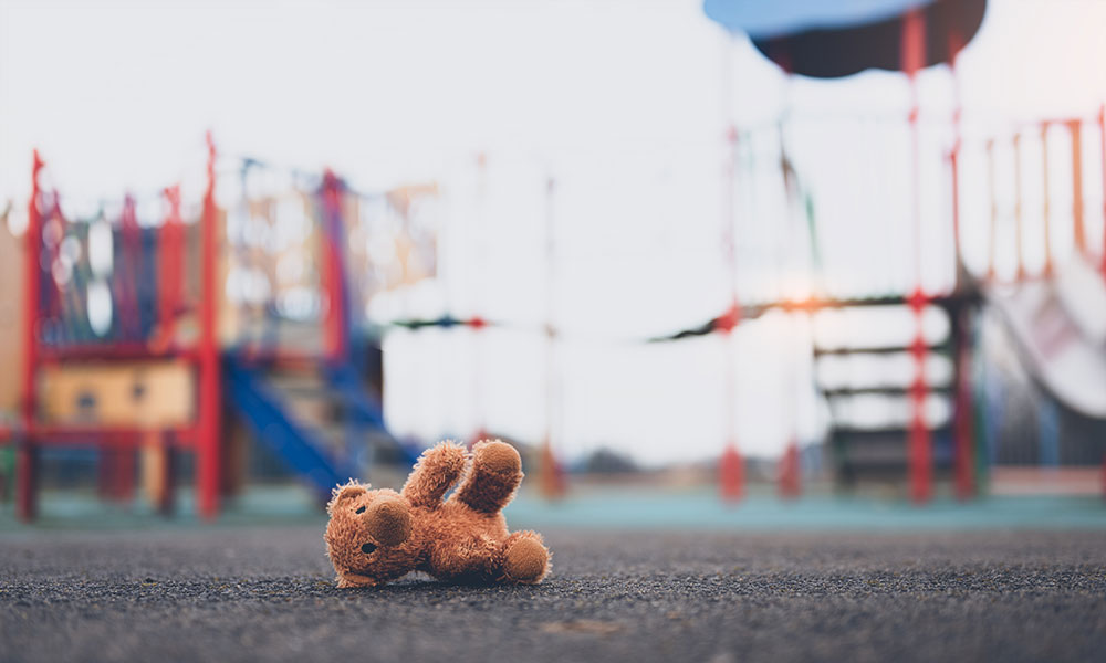 Image for display with article titled Child Protective Services Criticized by Santa Cruz County Grand Jury