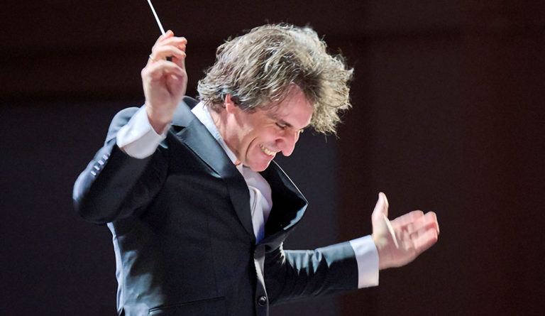 Music, Maestro!