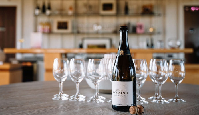 Sparkling View vine and dine photo of Yamhill-Carlton sparkling rut r