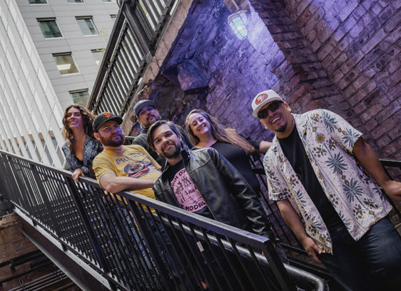 Reconnecting A&E band GOING THE DISTANCE 880