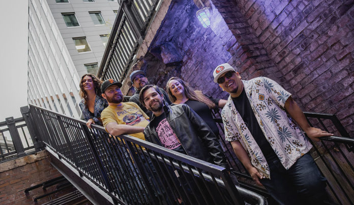 Reconnecting A&E band GOING THE DISTANCE 880