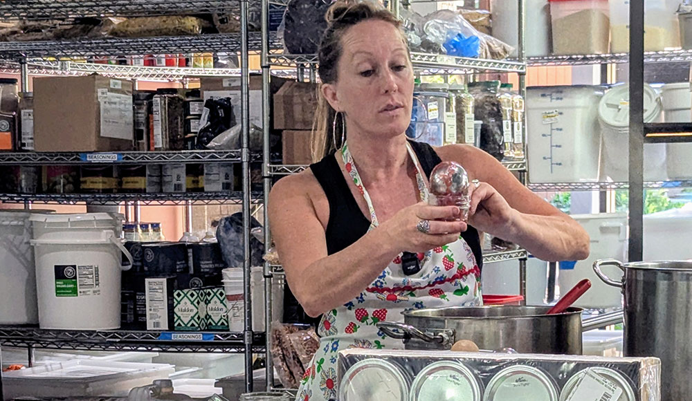 Molly Bravo canning