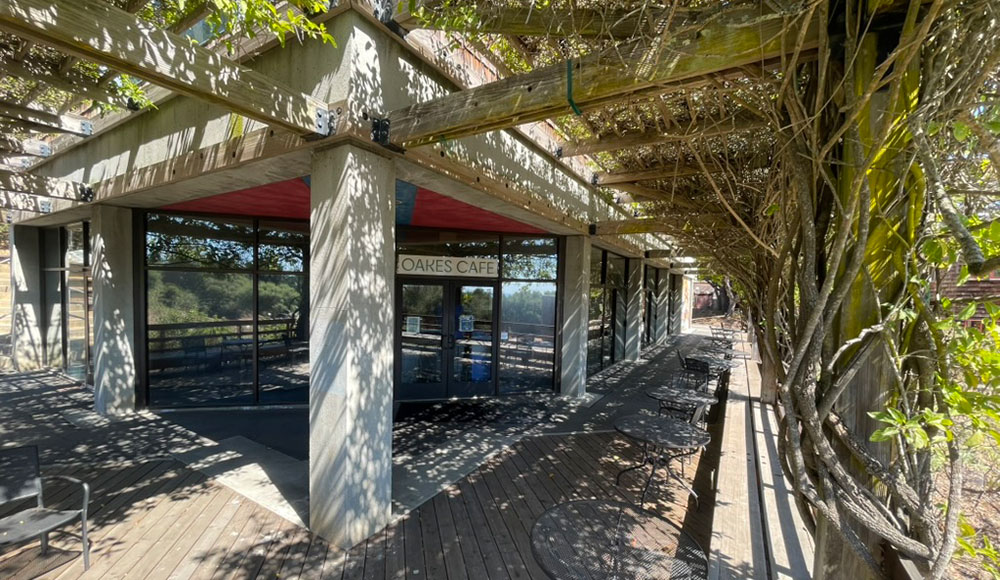 Photo of outdoor area of Oakes Cafe