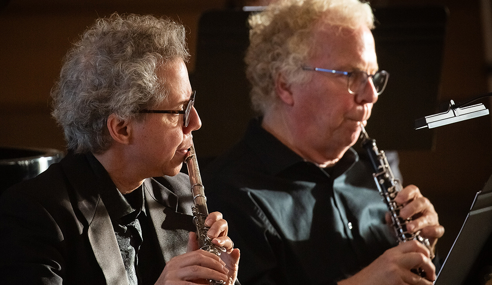 Flutist Lars Johannessen and oboist Peter Lemberg perform with Espressivo.