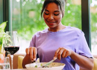 The Art of Eating Alone FRIEND FAMINE Eating alone doesn’t have to be a drag, even in a white linen restaurant. PHOTO: AYO Production Shutterstock