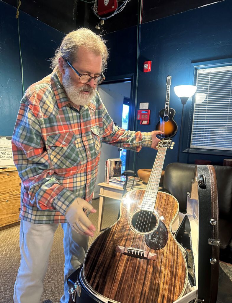 Guitar Greats Gather Saturday