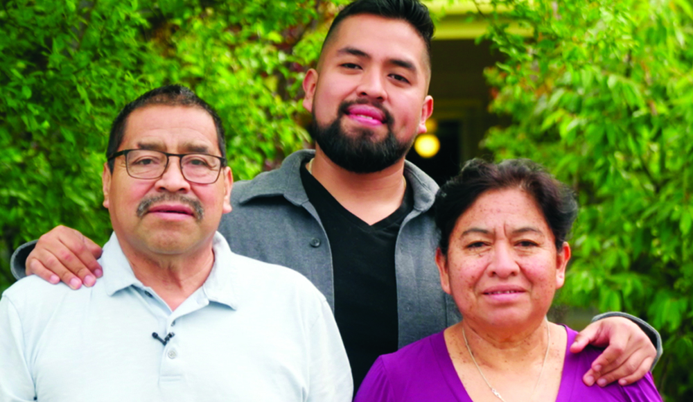 Martin Vargas-Vega stands between his father Tomás Vargas Pineda and mother María Luisa Vega De Vargas.